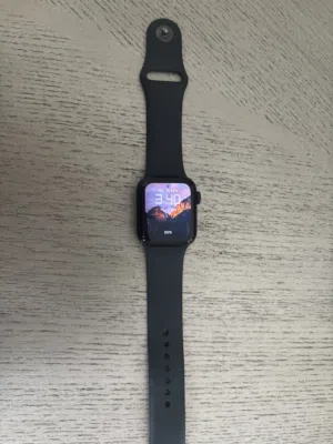 Apple Watch SE 2 40MM - Jet Black GPS