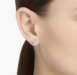 Damas solitaire diamond earrings
