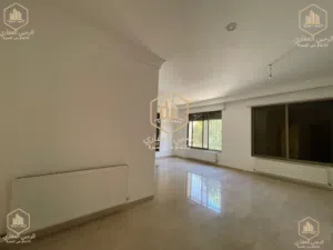شقة * مميزة * فارغة * للايجار * 3 نوم * دير غبار