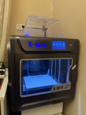 طابعة ثلاثية الابعاد 3D QIDI X-Max  استعمال شخصي  بحالة ممتازة + فيلامينت PLA وخشب