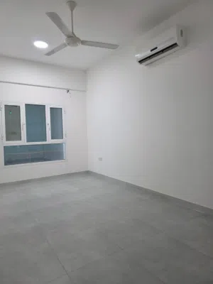 شقة في الخوض السادسة