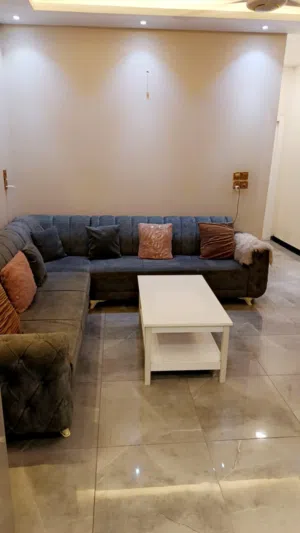 كورنر مستخدم استخدام قليل جداً بسعر مناسب