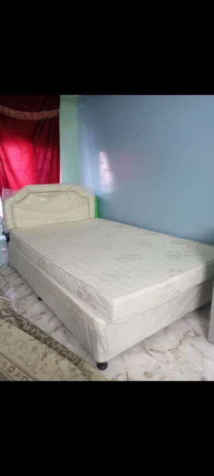 Single bed in excellent condition, almost new, for sale.