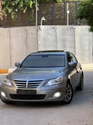 Used Genesis G70 in Tripoli