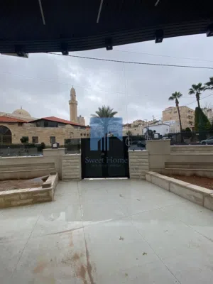شقة أرضية فاخرة للبيع في دير غبار - قرب جونيا 235م مع حديقة وترسات 100م لم تسكن