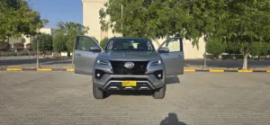 فورتشنر VXR أعلى مواصفات بدون حوادث ولاصبغ نهائيا سيرفس وكاله شبه زيرو المالك الاول بدون خدوش