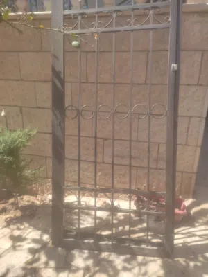 حماية باب للبيع