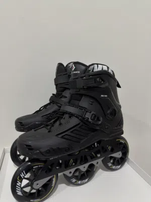 Three-wheeled roller skates, speed 35 km/h