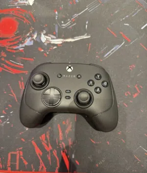 يد Xbox Razer Wolverine أصلية للبيع