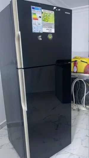 ثلاجه هتاتشي خاليه من العيوب