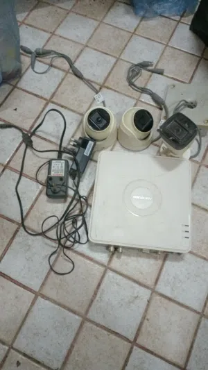 كمره عداد 3 ثنين دخليه ووحده خارجه مع الجهاز شغاله وطابعه