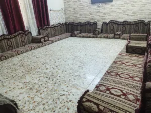 ديوان عربي نضيف مكان زعفرانيه نهايه اربع شوارع 250 وبي مجال