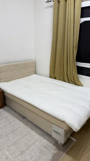 سرير سليب إيزي مستخدم اسبوع فقط مع الدوشج واللباد