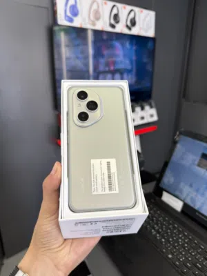 Honor 400pro 512gb/12 ram lunar grey مستعمل بحالة الوكالة الجهاز معه كرتونه وشاحن اصلي كفالة الوكيل
