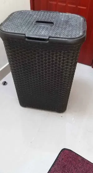 Curver brand big laundry basket!