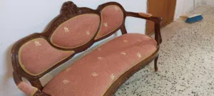 صالون استقبال للبيع نظيف. كنبة و كراسي