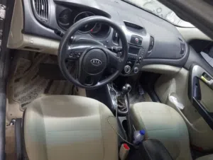 كيا سيراتو للبيع بحالة نظيفة جدًا، سيارة عملية وموفرة ومناسبة للاستخدام اليومي والسفر
