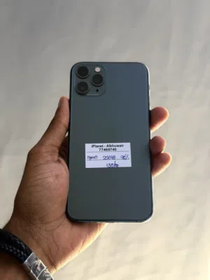 11pro 256GB 90% battery and very clean and good condition