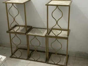 طاولات حديد ورخام