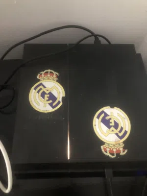 بلاستيشن فور عادي للبيع مع ايد كوبي