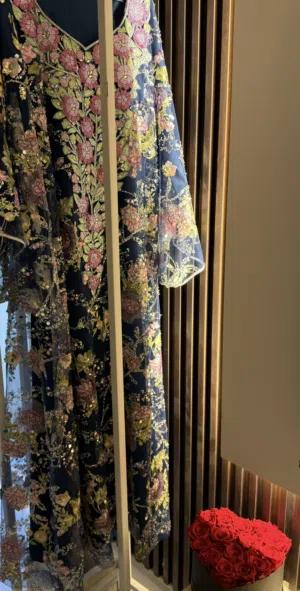 ثوب اماراتي / Emirati dress