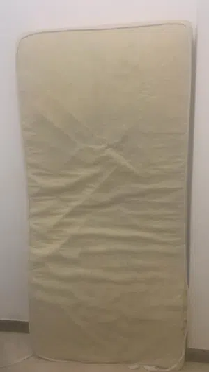 اثاث.سرير.