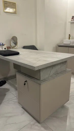 اثاث مكتبي كامل