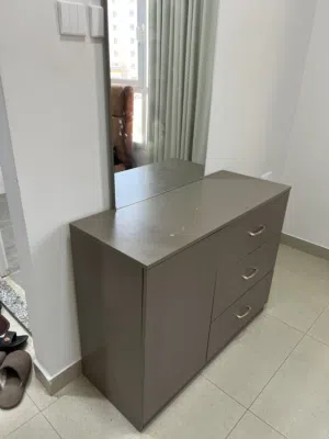 طاولة غرفة