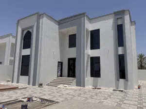 فيلا للبيع في حارة الشيخ الفلج بمساحات واسعه