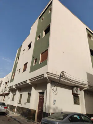 تلات طوابق واجهتين للبيع كشلاف