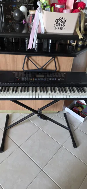Kids Piano - Affordable - MK825 Portable beginner friendly Keyboard with Stand and Power Adapter