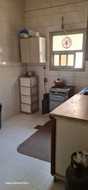 مطلوب شخص مشاركه سكن