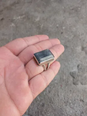للبيع خاتم ياقوت الزريجي حجم كبير