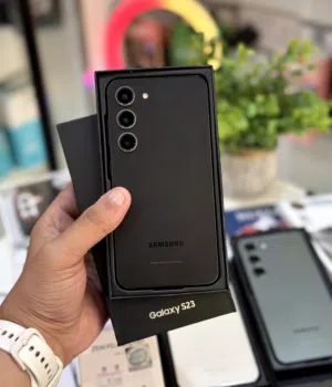 عرض خاص :  Galaxy S23 5G 256gb هاتف نظيف بدون اي مشاكل ما مبطل و بحالة الوكالة مع ضمان و ملحقات