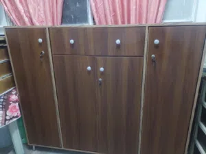 خزانة احذية  وادوات المنزلية وعدد ..نوع الخشب لامنيت مقاوم للعفونة جديد لم يستعمل نوعيتة ممتازة .