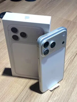 I Phone 17 Pro Max Orange Blue silver ....