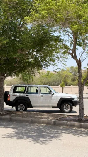 Used Nissan Patrol in Al Dakhiliya
