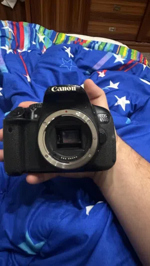 كاميرا كانون 650D بسعر لقطه