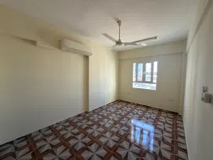شقة للايجار في المعبيلة خلف نيستو و مانجو طلعت - Flat for rent in Mabilla Near Nesto