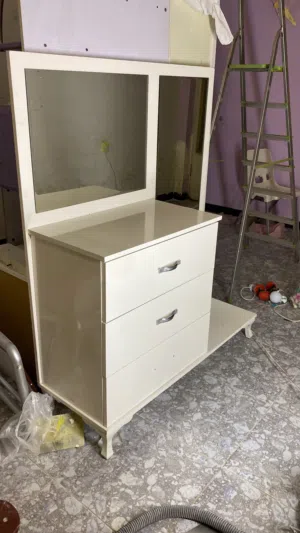 ميز تسريحه
