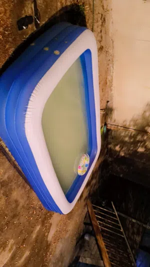مسبح حجم جبير جدا
