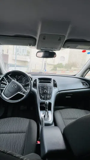Used Opel Astra in Ramallah and Al-Bireh