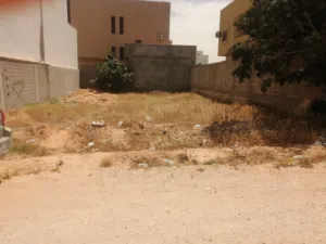 أرض للبيع داخل المخطط في حي راقي