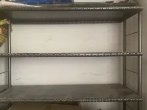 رفوف ( سدد ) حديد + خشب مستعمل للبيع