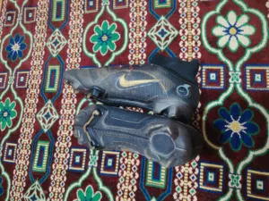 احذية للبيع الحبه ب10 دينار بس