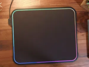 ماوس باد SteelSeries QcK Prism Cloth بحالة ممتازة جدا للبيع