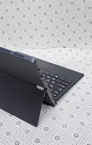 Lenovo ideapad 2 in 1 i5 8th gen 8gb ram 256gb ssd