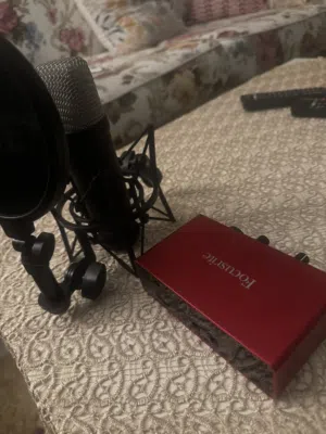 مايك رود ، Rode nt1 5th generation black limited edition ، مايك احترافي وميكسر focusrite scarlet