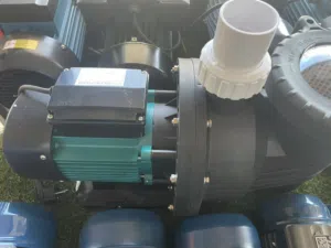 مضخة وفلتر ماء للمسابح