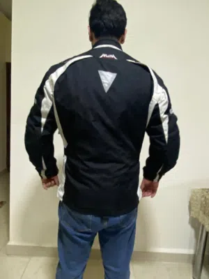 جاكيت سيفتي akuma فل سيفتي بحالة ممتازة جداً
